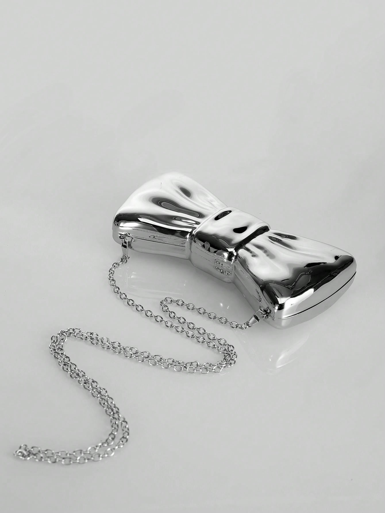 "Fun in Thought" Metallic Retro Bow Shaped Clutch Bag With Chain Strap