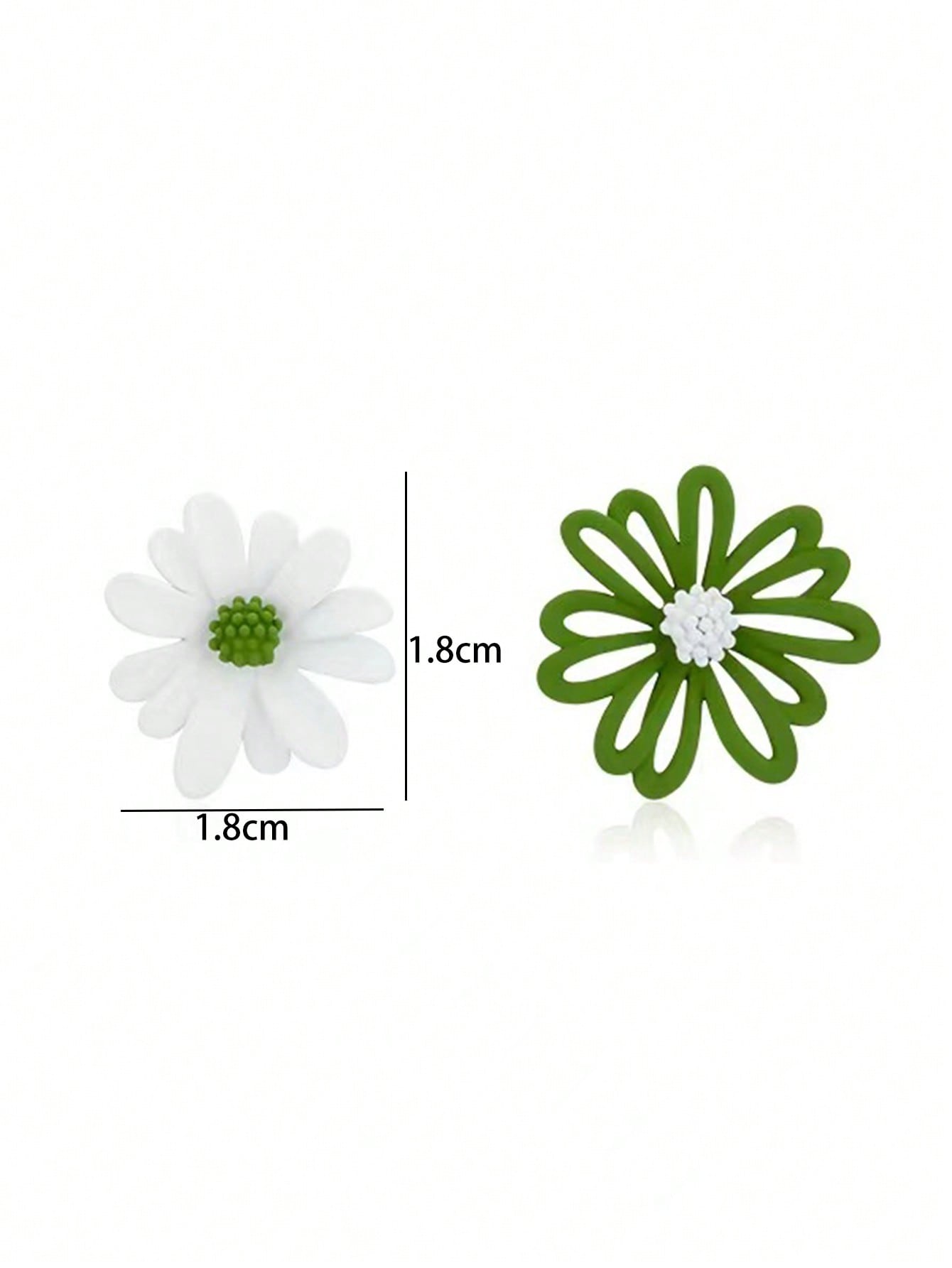 "My Simple Beauty" 2pcs Flower Design Mismatched Stud Earrings