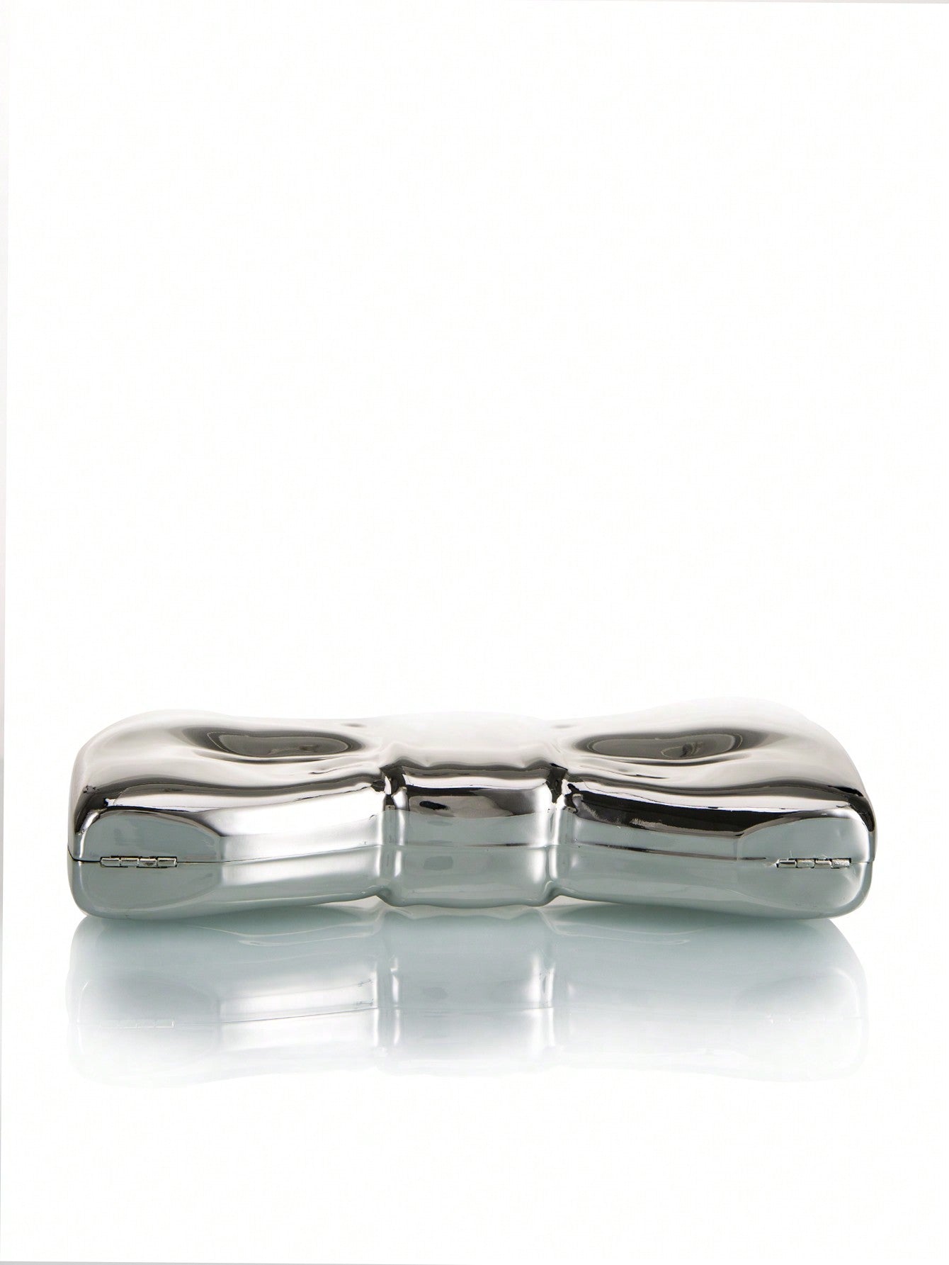 "Fun in Thought" Metallic Retro Bow Shaped Clutch Bag With Chain Strap