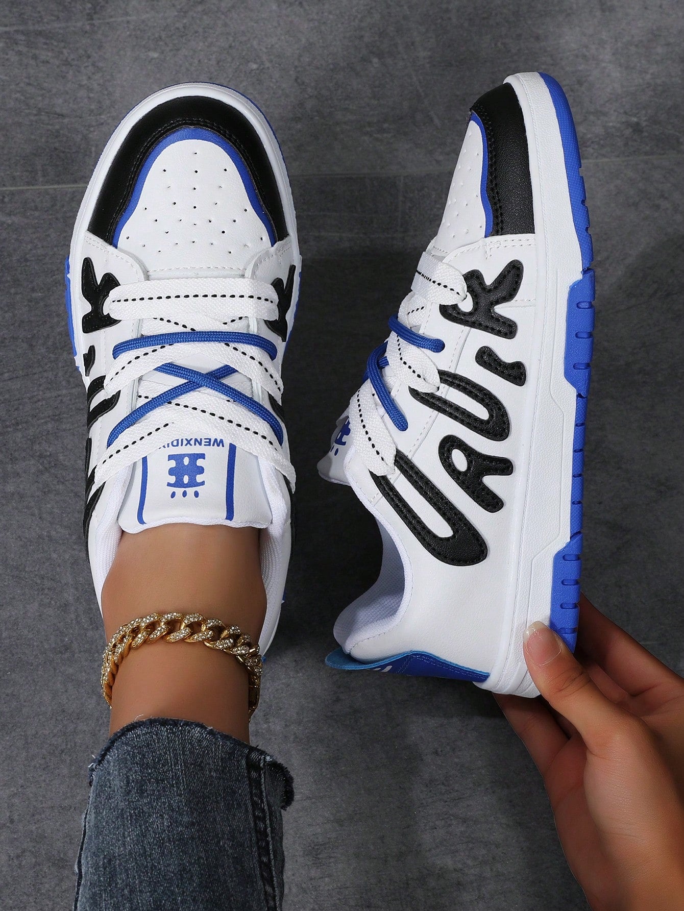 Laurie Glitter Round Toe Sneakers