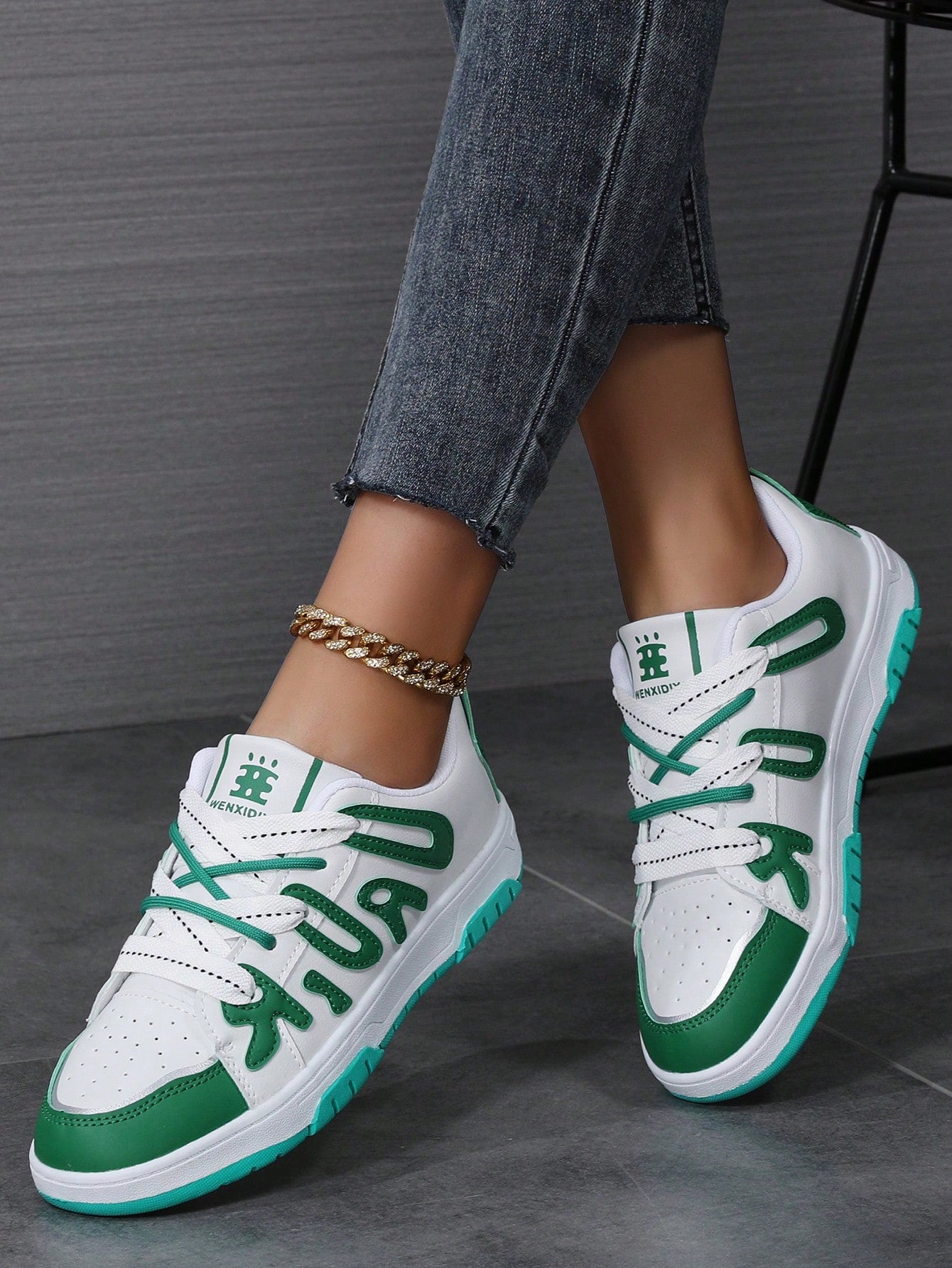 Laurie Glitter Round Toe Sneakers