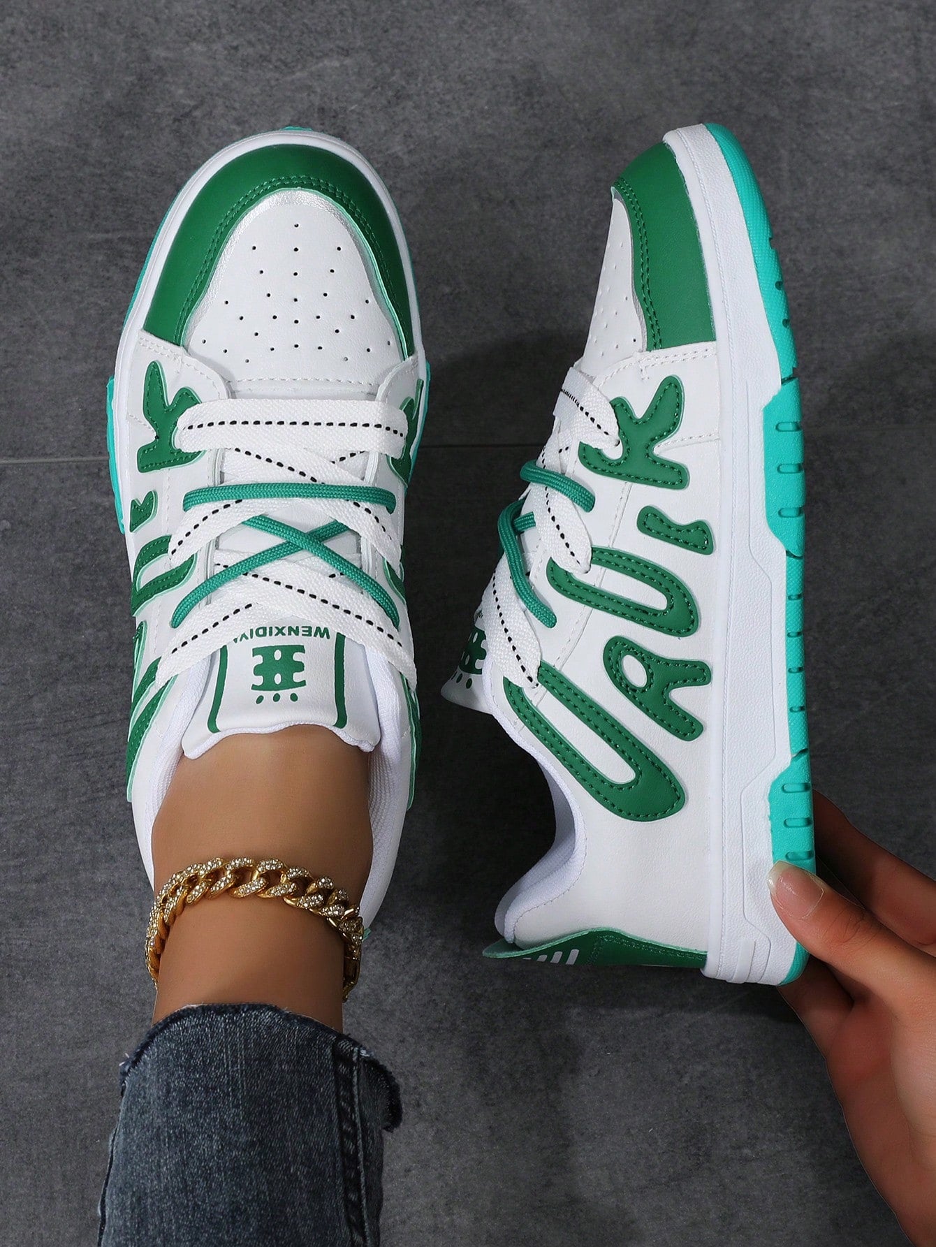 Laurie Glitter Round Toe Sneakers