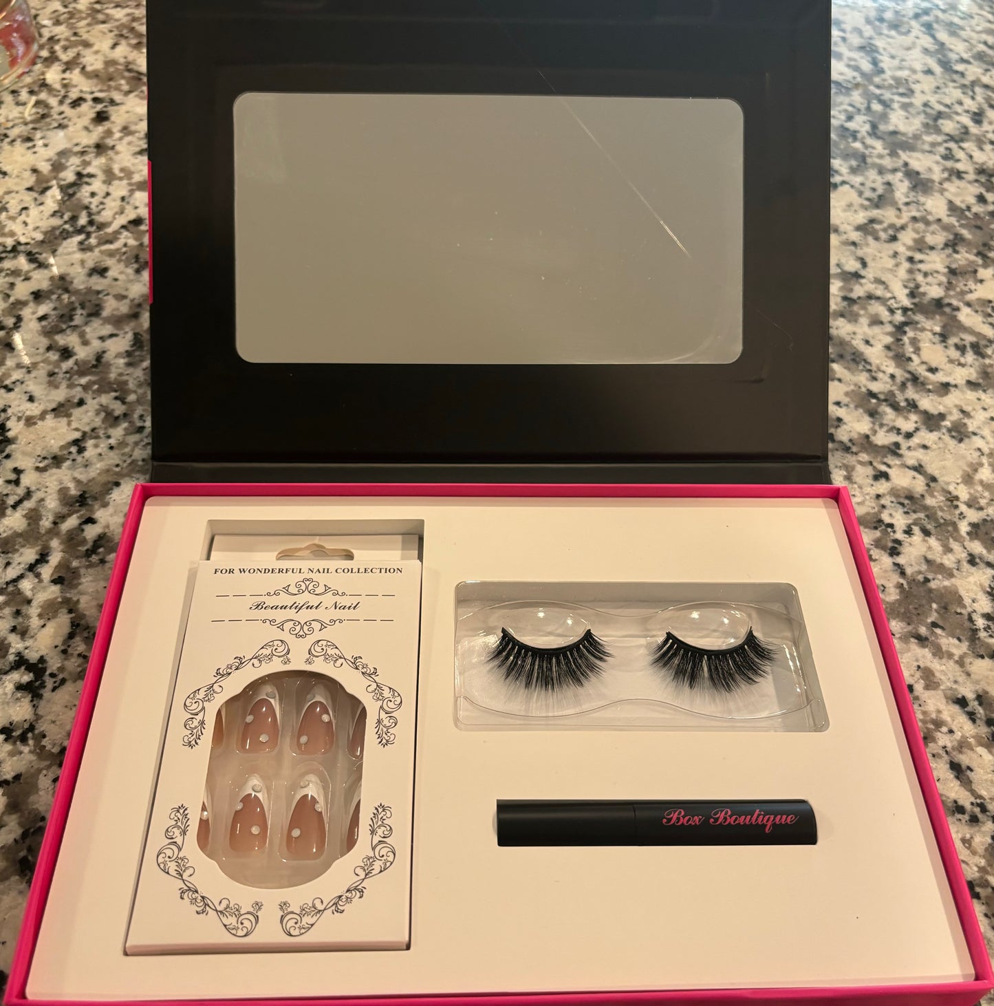 "Decadent Diva" China Faux Mink Eyelash & Press-on Nails Set - Hypoallergenic