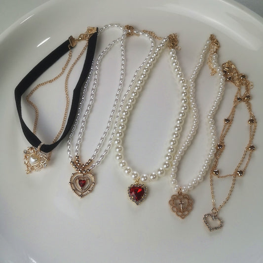 "Pretty Vintage" Heart Pendant Choker Necklace - Lillian Channelle Boutique